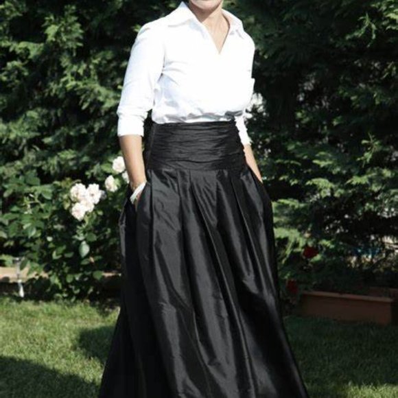 SIZE:M/L LAN TING BRIDE WHITE TOP/BLACK SKIRT MOB DRESS W/FLAT COLLAR - Picture 1 of 1